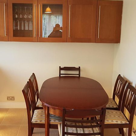 Elegant And Spacious 2 Bedroom Barnet Exterior photo
