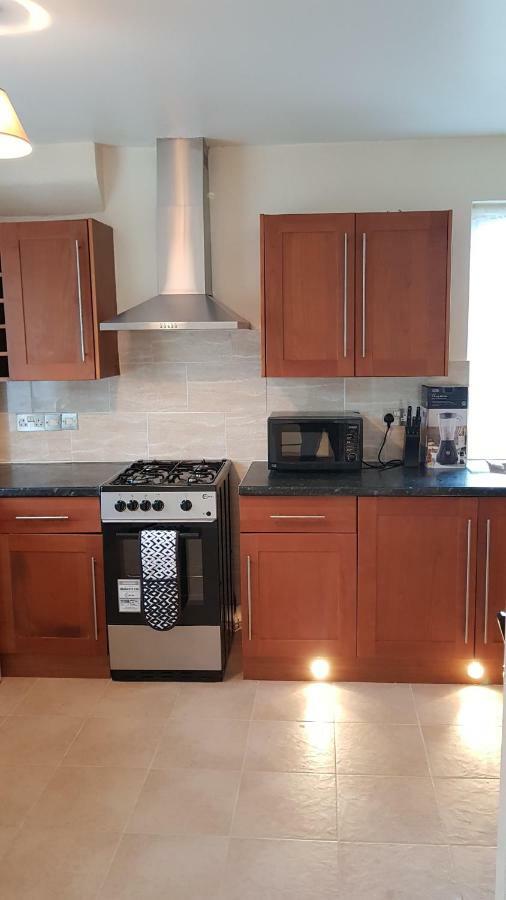 Elegant And Spacious 2 Bedroom Barnet Exterior photo